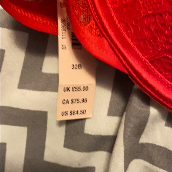 Victoria’s Secret lace bra - Picture 2 of 5